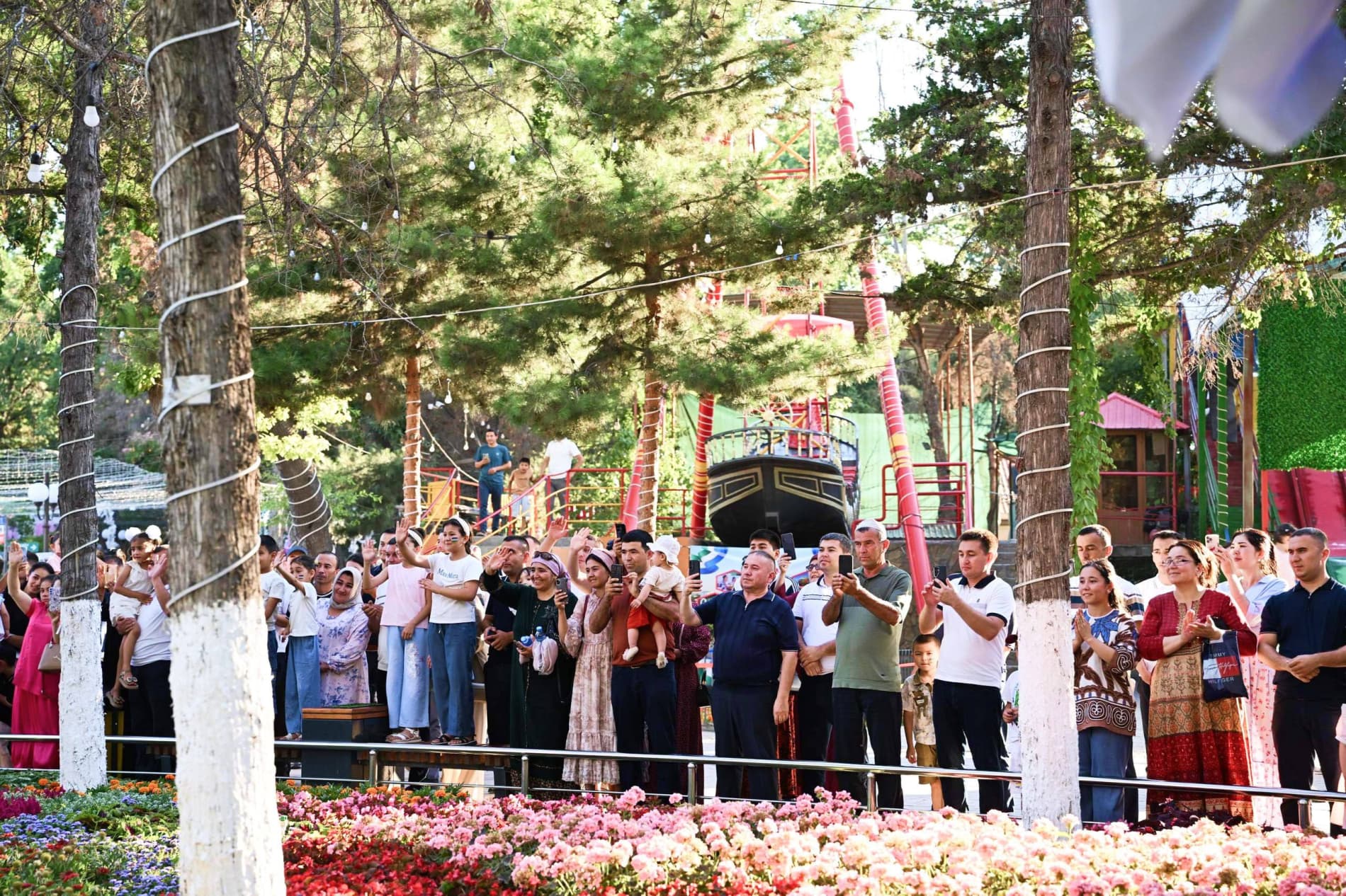 Davlatimiz rahbari Namangan xalqaro gullar festivalining mehmoni boʻldi