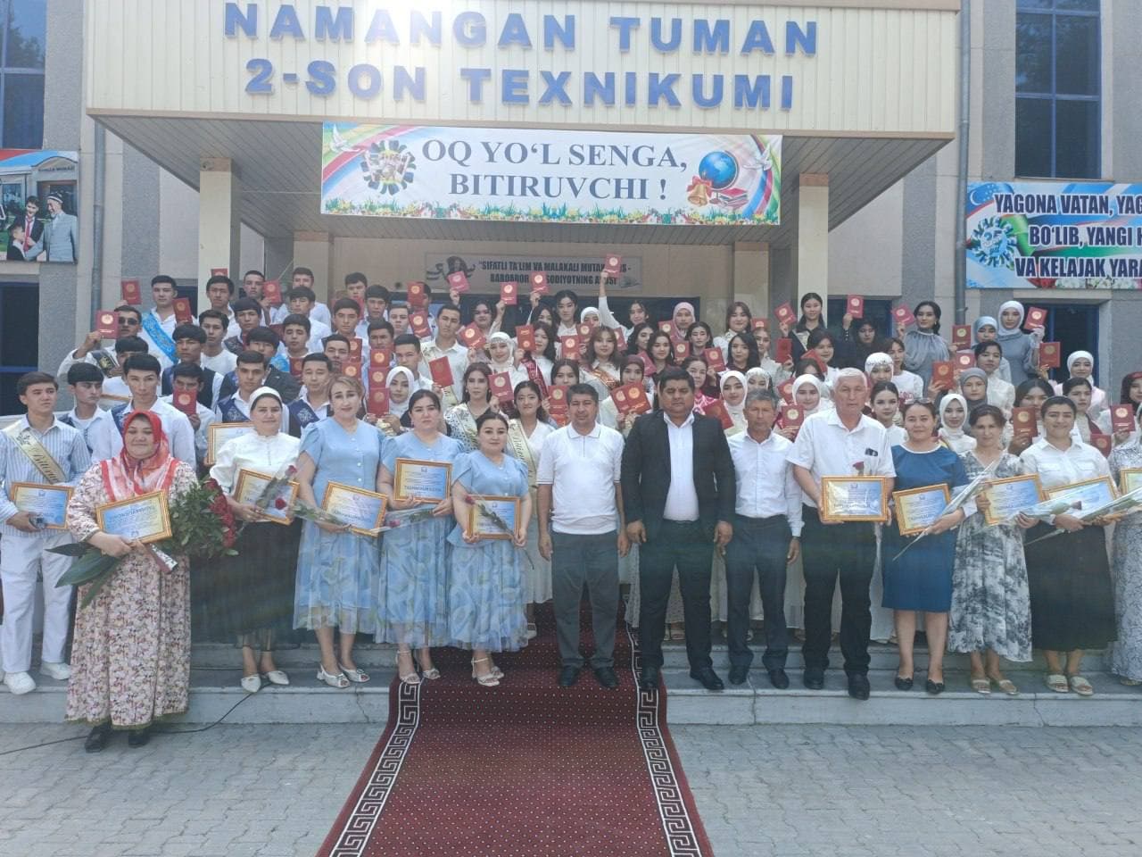 Namangan tuman 2-son texnikumida 354 nafar bitiruvchiga diplomlar tantanali topshirildi