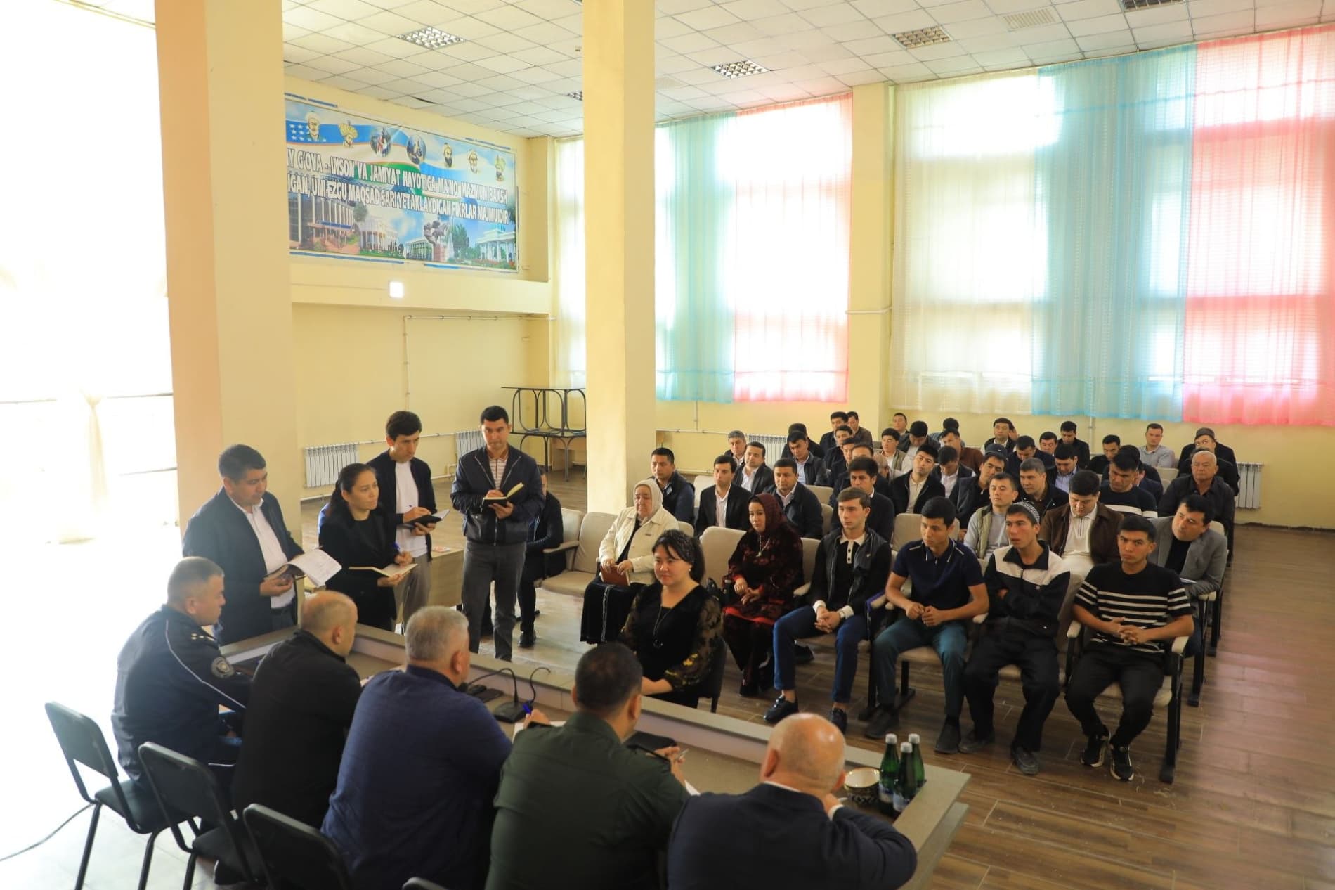 Yoshlar bilan ochiq muloqot: taklif va tashabbuslar tinglandi