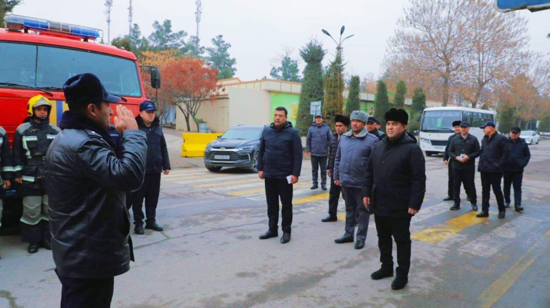 Наманган вилояти ҳокими Шавкатжон Абдураззоқов бугун Чортоқ туманида бўлиб, амалга оширилаётган қурилиш-бунёдкорлик ишлари ва муҳим лойиҳалар билан танишди.