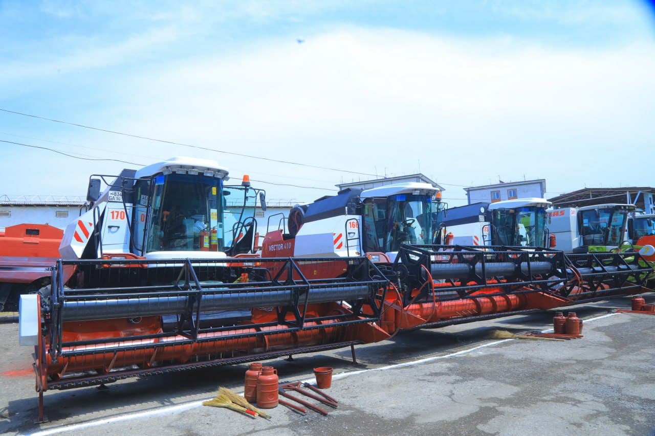 LET'S HOLD THE SEASON WITHOUT LOSS