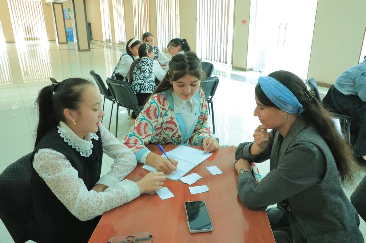 "ZAKOVAT"DA QIZLAR BAHSLASHGANDA...