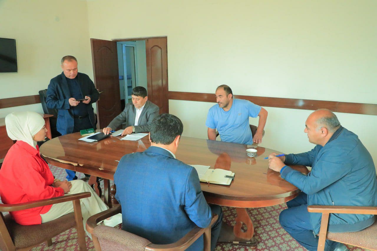 SAYYOR QABUL: MUAMMO VA YeCHIM