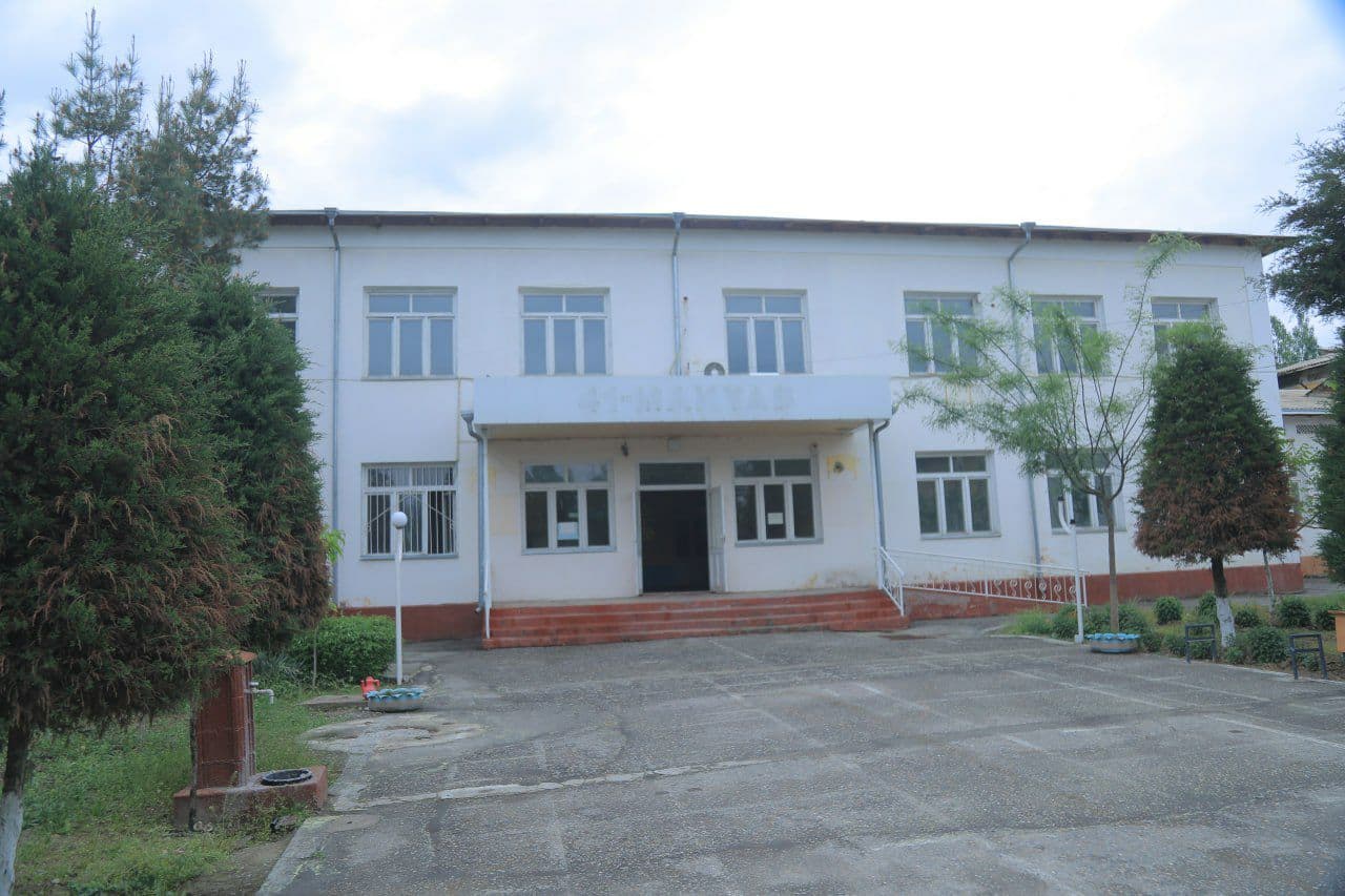 Для эффективного использования бывшего пустующего здания школы № 41, расположенного в районе Гайрат Уйчинского района, ООО «Джидакапа Голд» разработало проект по организации дошкольного образовательного учреждения и школы.