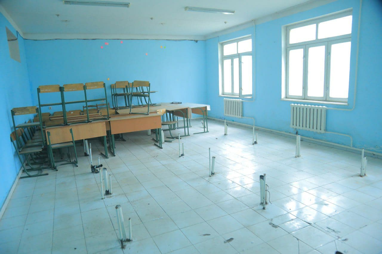 Для эффективного использования бывшего пустующего здания школы № 41, расположенного в районе Гайрат Уйчинского района, ООО «Джидакапа Голд» разработало проект по организации дошкольного образовательного учреждения и школы.