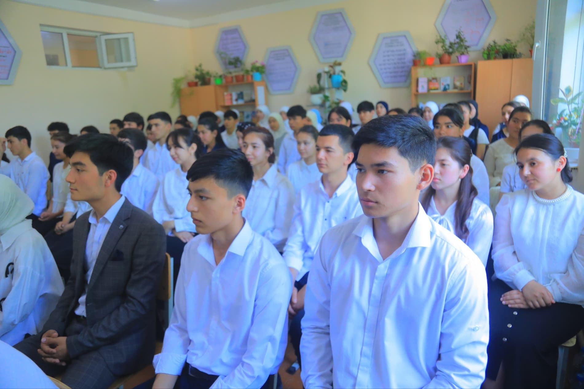 “MEETING OF THE GOVERNOR AND YOUTH”