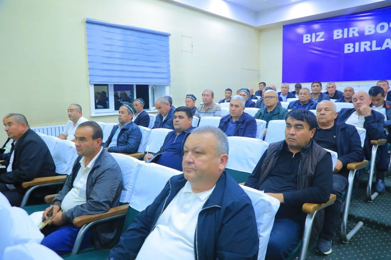 Ёшлар бандлиги ва лойиҳалар ижроси муҳокама қилинди