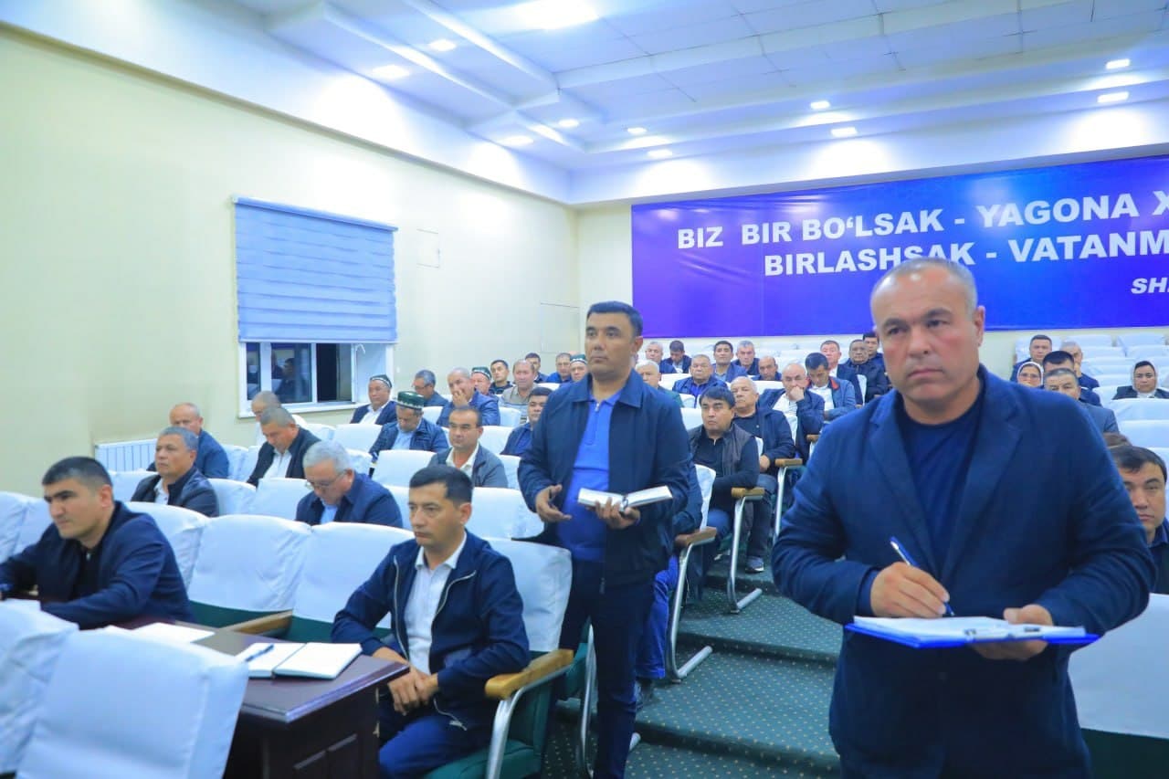 Аҳоли бандлиги ва даромадини ошириш бўйича амалга оширилаётган ишлар таҳлилий муҳокама қилинди