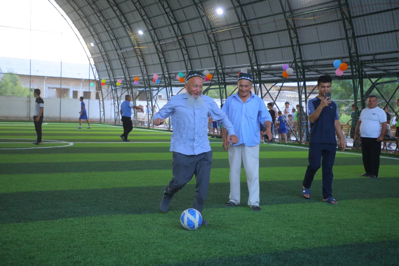 “Obihayot”da yangilanish nafasi: zamonaviy mini-futbol maydoni yoshlar ixtiyorida!
