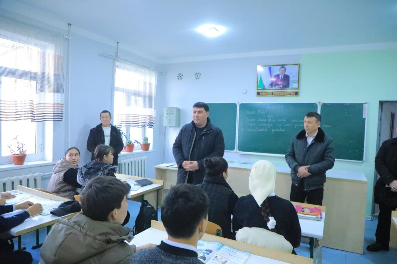 Turaqorgon District Hokim Sherali Qosimov Held a Meeting with Residents of Uzumzor and Qodirobod Mahallas, Classified This Year as “Difficult”