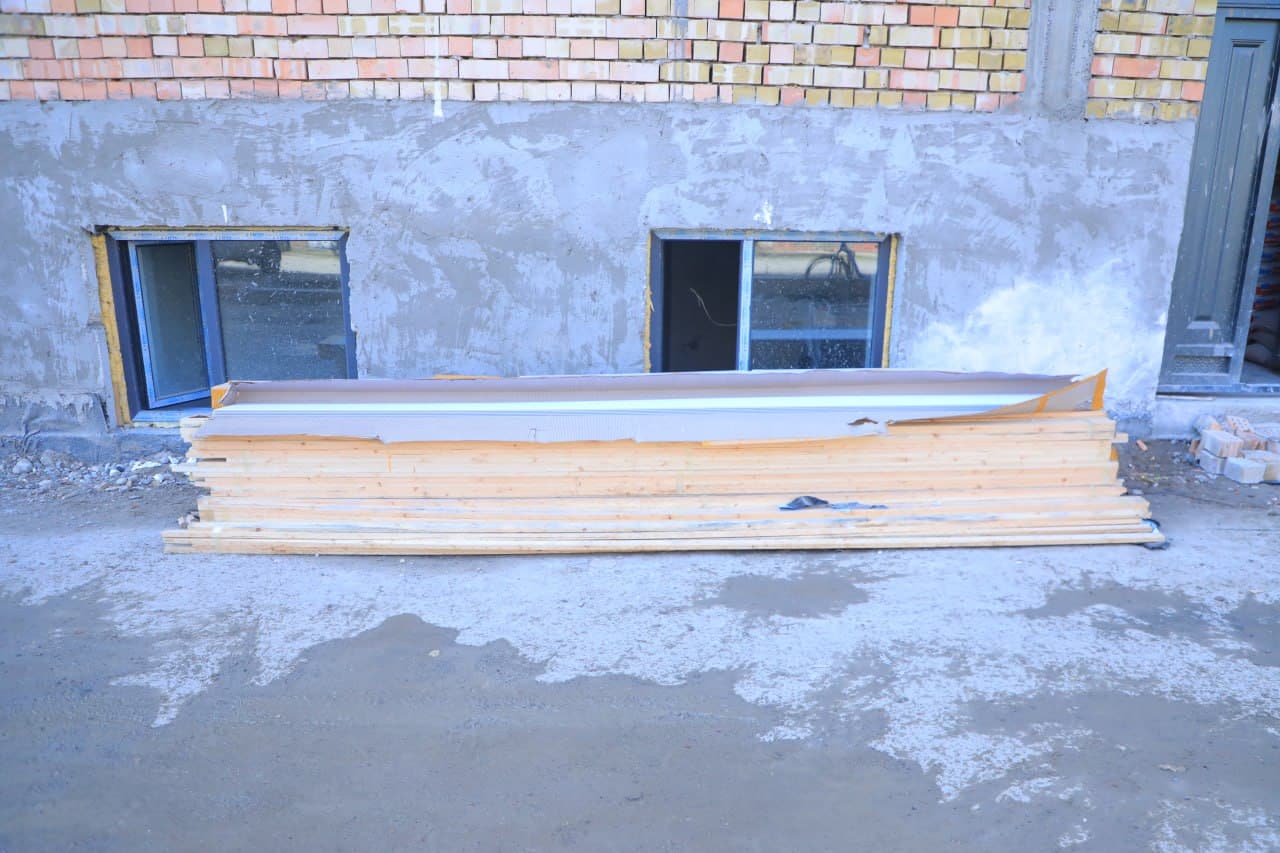 Construction of a New Apartment Building Continues in Turaqo‘rg‘on