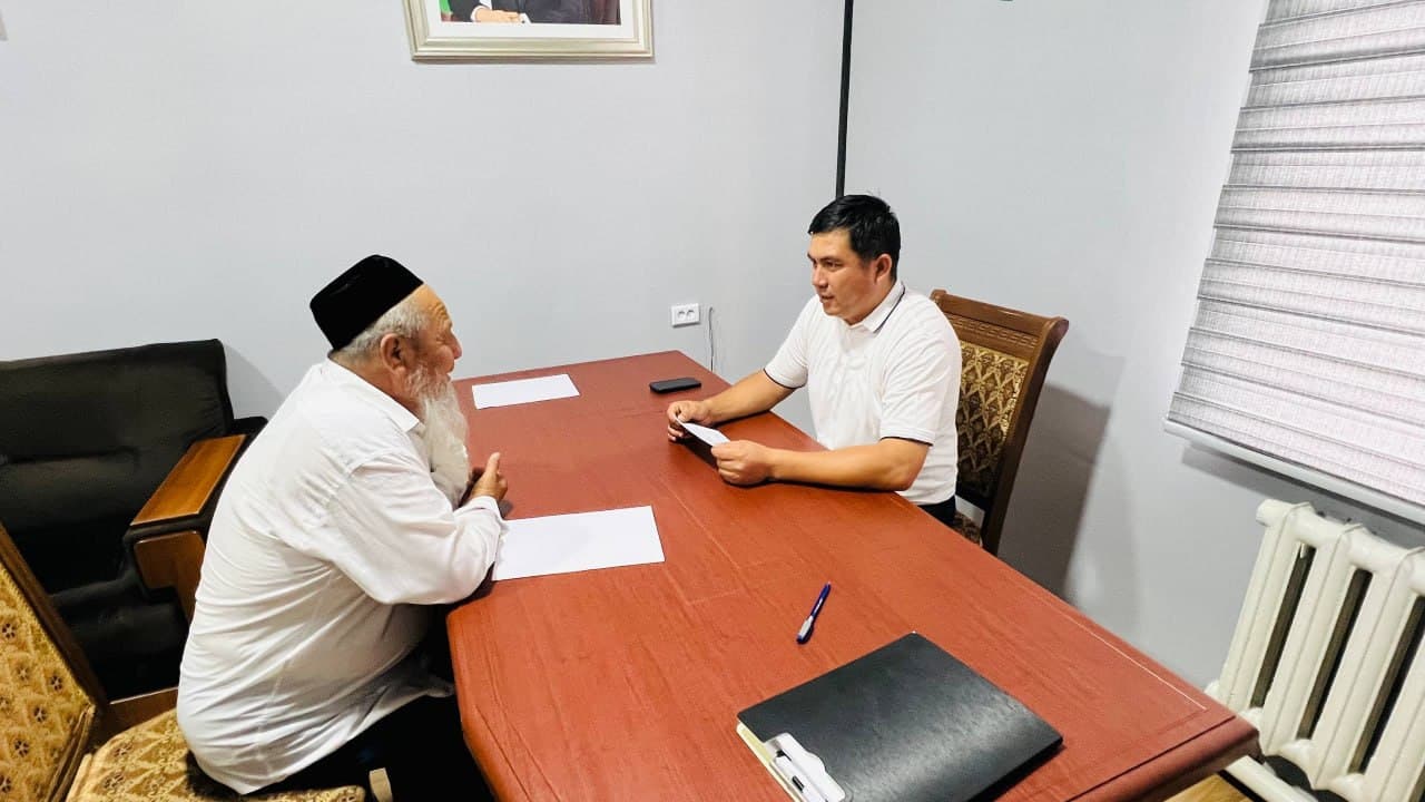 To‘raqo‘rg‘on tumani hokimining o‘rinbosari Nosirjon Umarov “Xalq qabulxonasi” binosida navbatdagi qabulini o‘tkazdi.
