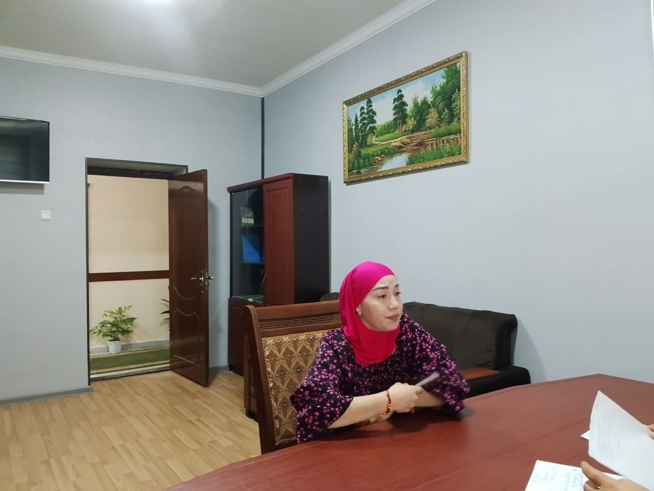 "Xalq qabulxonasi"da tuman hokimining o‘rinbosari, Oila va xotin-qizlar bo‘limi boshlig‘i H. Mahmudovaning jismoniy va yuridik shaxslar vakillari uchun navbatdagi shaxsiy qabuli bo‘lib o‘tdi.