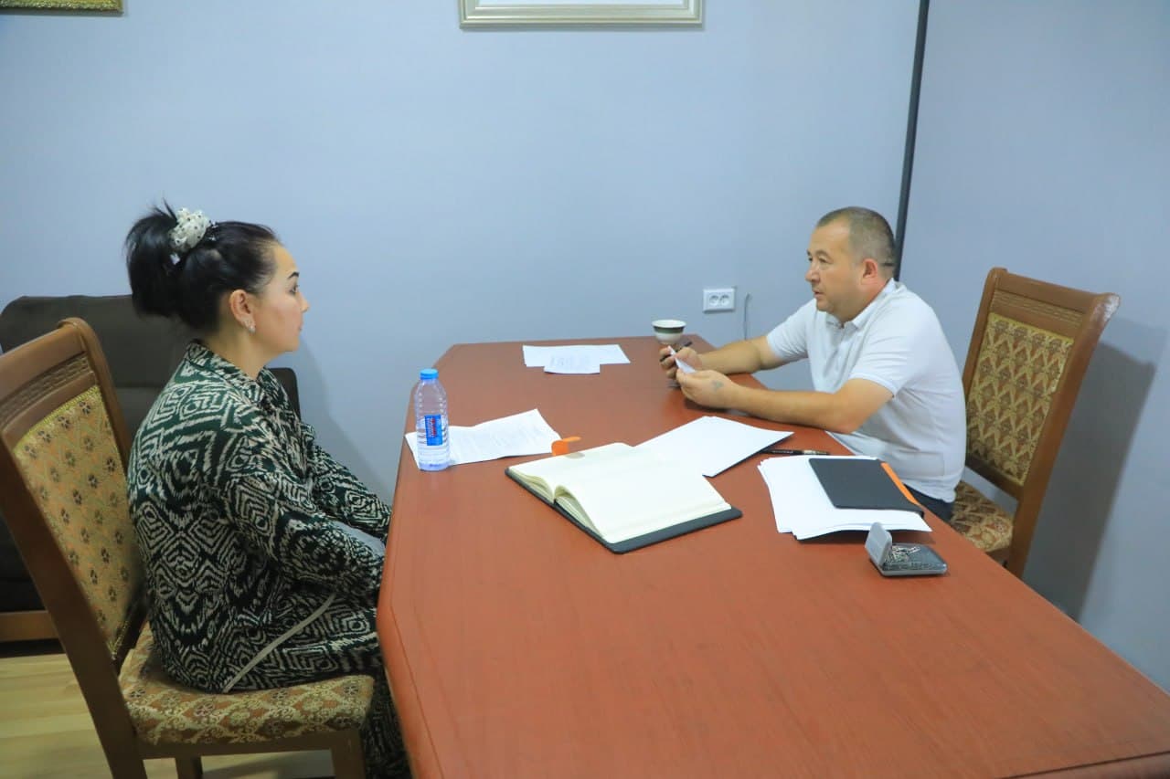 To‘raqo‘rg‘on tumani hokimi o‘rinbosari Ikromjon Parpiyev “Xalq qabulxonasi” binosida fuqarolarning murojaatlari yuzasidan muloqotda bo‘ldi.
