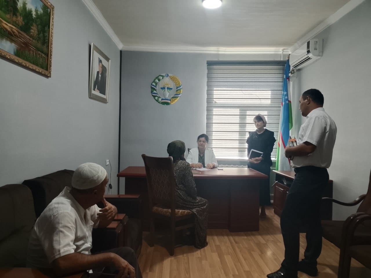 Tuman hokimi o‘rinbosari – Oila va xotin-qizlar bo‘limi boshlig‘i H. Maxmudova tomonidan fuqarolarning murojaatlarini o‘rganish, ularni qiynayotgan muammolarga yechim topish maqsadida shaxsiy qabul o‘tkazildi.