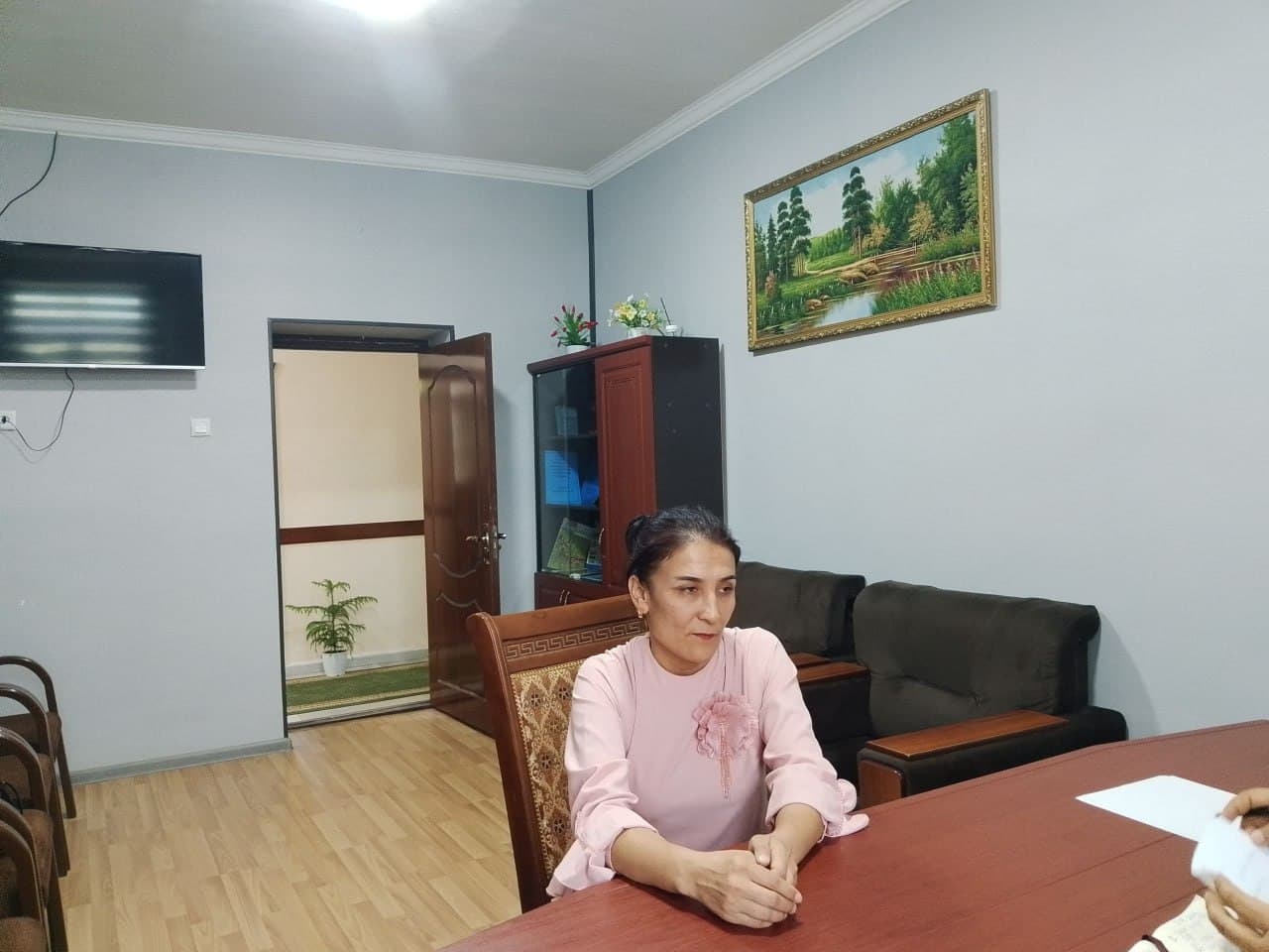 Xalq qabulxonasi binosida tuman hokimi o‘rinbosari, oila va xotin-qizlar bo‘limi boshlig‘i H. Mahmudovaning navbatdagi shaxsiy qabuli bo‘lib o‘tdi.