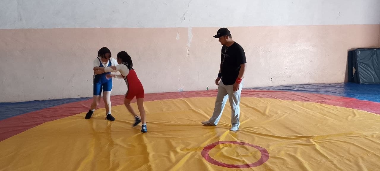 🏆 “Yangi O‘zbekiston — Olimpiya cho‘qqilari sari” musobaqasi doirasida kurash bellashuvlari o‘tkazildi