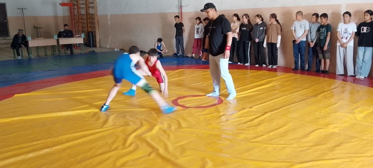 🏆 “Yangi O‘zbekiston — Olimpiya cho‘qqilari sari” musobaqasi doirasida kurash bellashuvlari o‘tkazildi