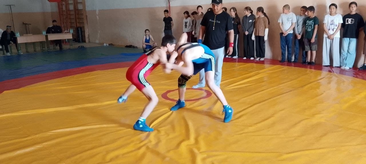 🏆 “Yangi O‘zbekiston — Olimpiya cho‘qqilari sari” musobaqasi doirasida kurash bellashuvlari o‘tkazildi