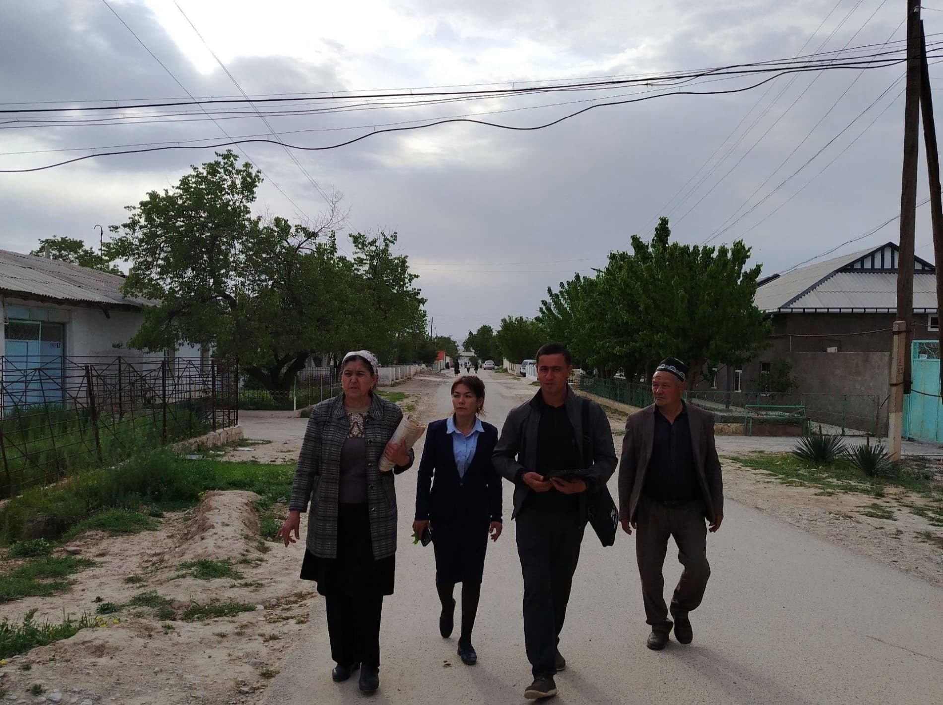 Istiqlol va Sarchashma mahallalarida bahorgi ishlar uyushqoqlik bilan olib borilmoqda