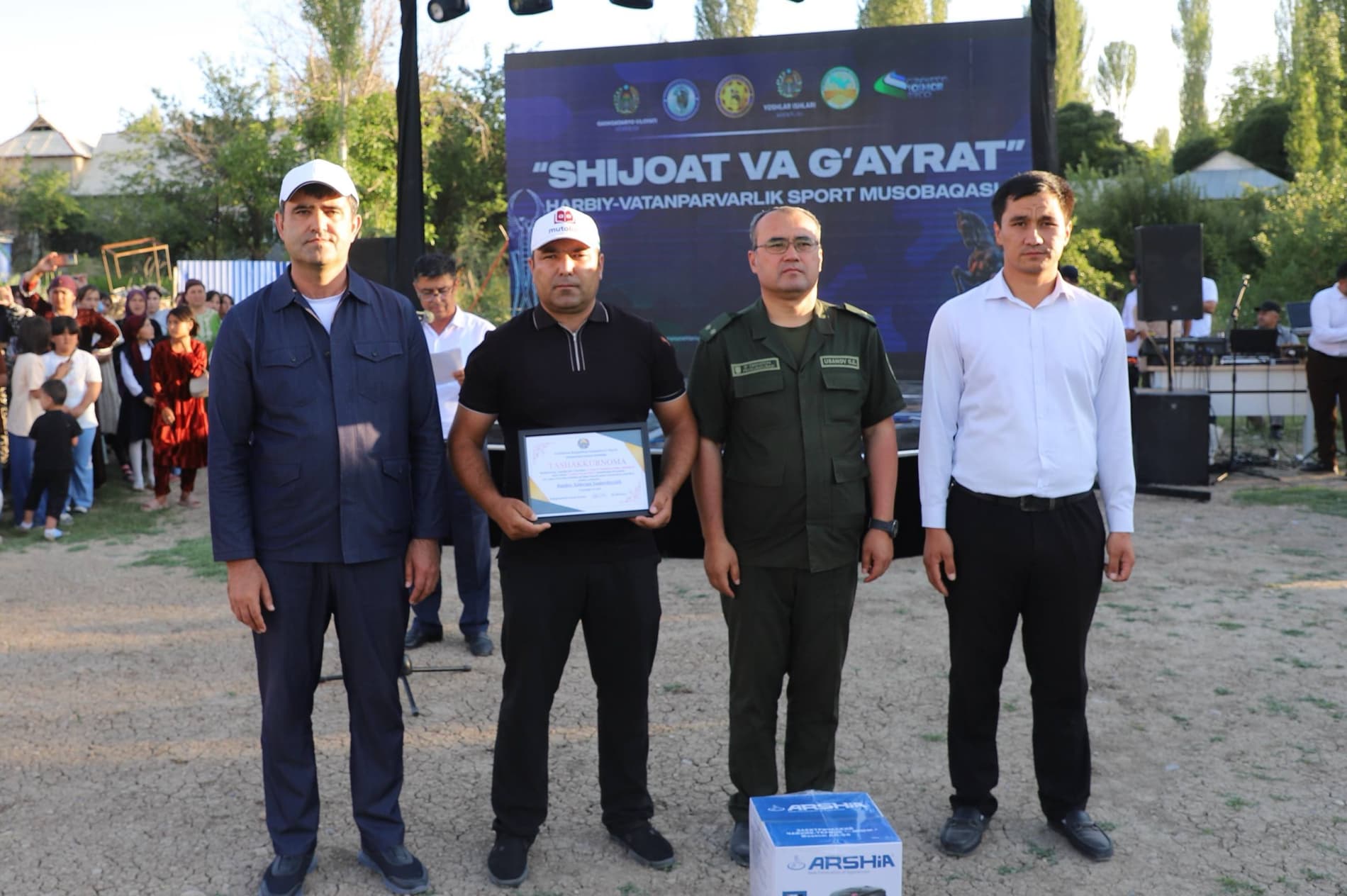 Faol yoshlar va bitiruvchilar munosib taqdirlandi