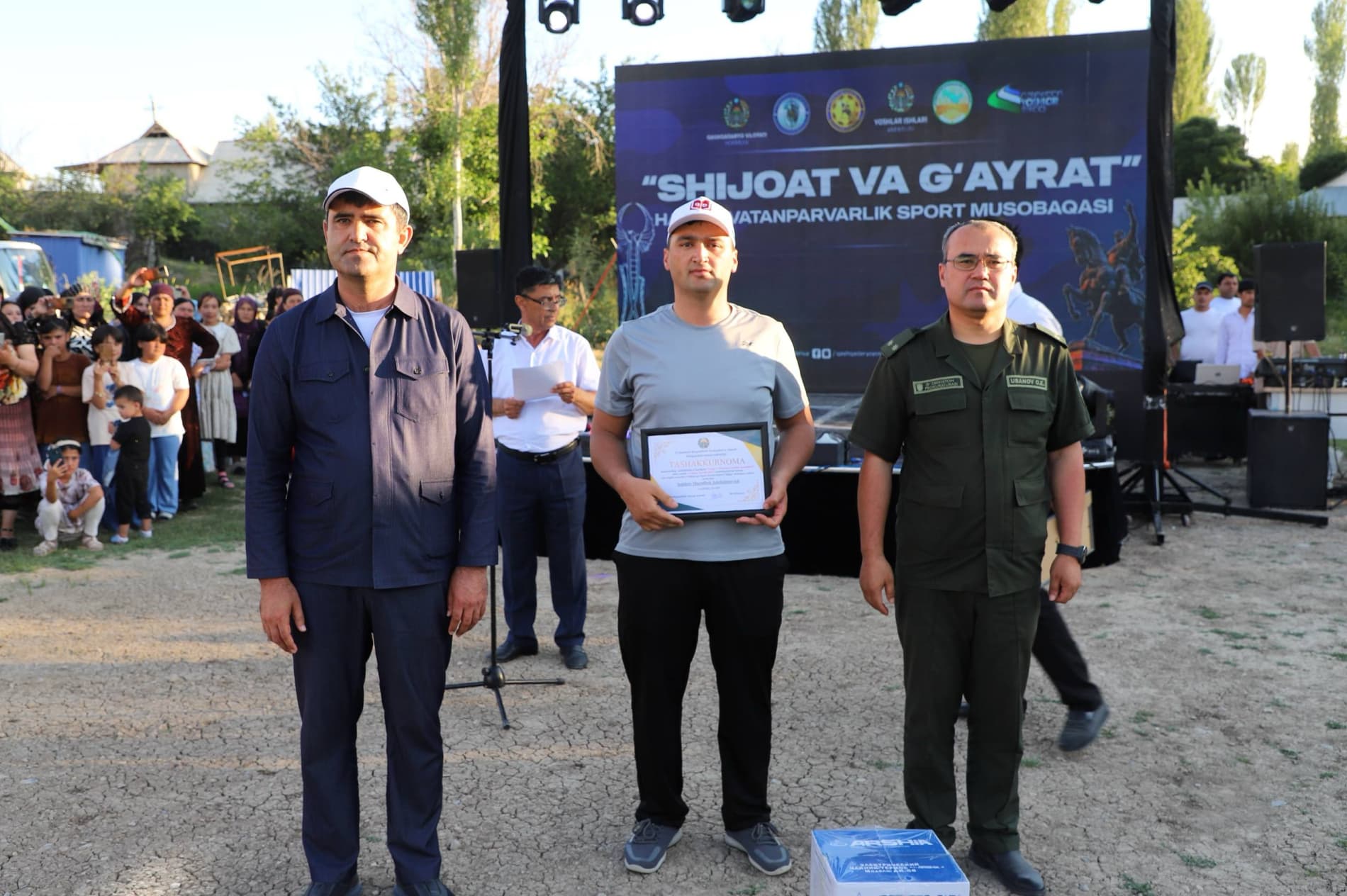 Faol yoshlar va bitiruvchilar munosib taqdirlandi