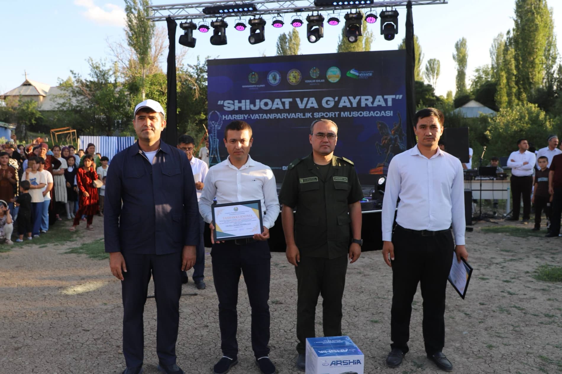 Faol yoshlar va bitiruvchilar munosib taqdirlandi