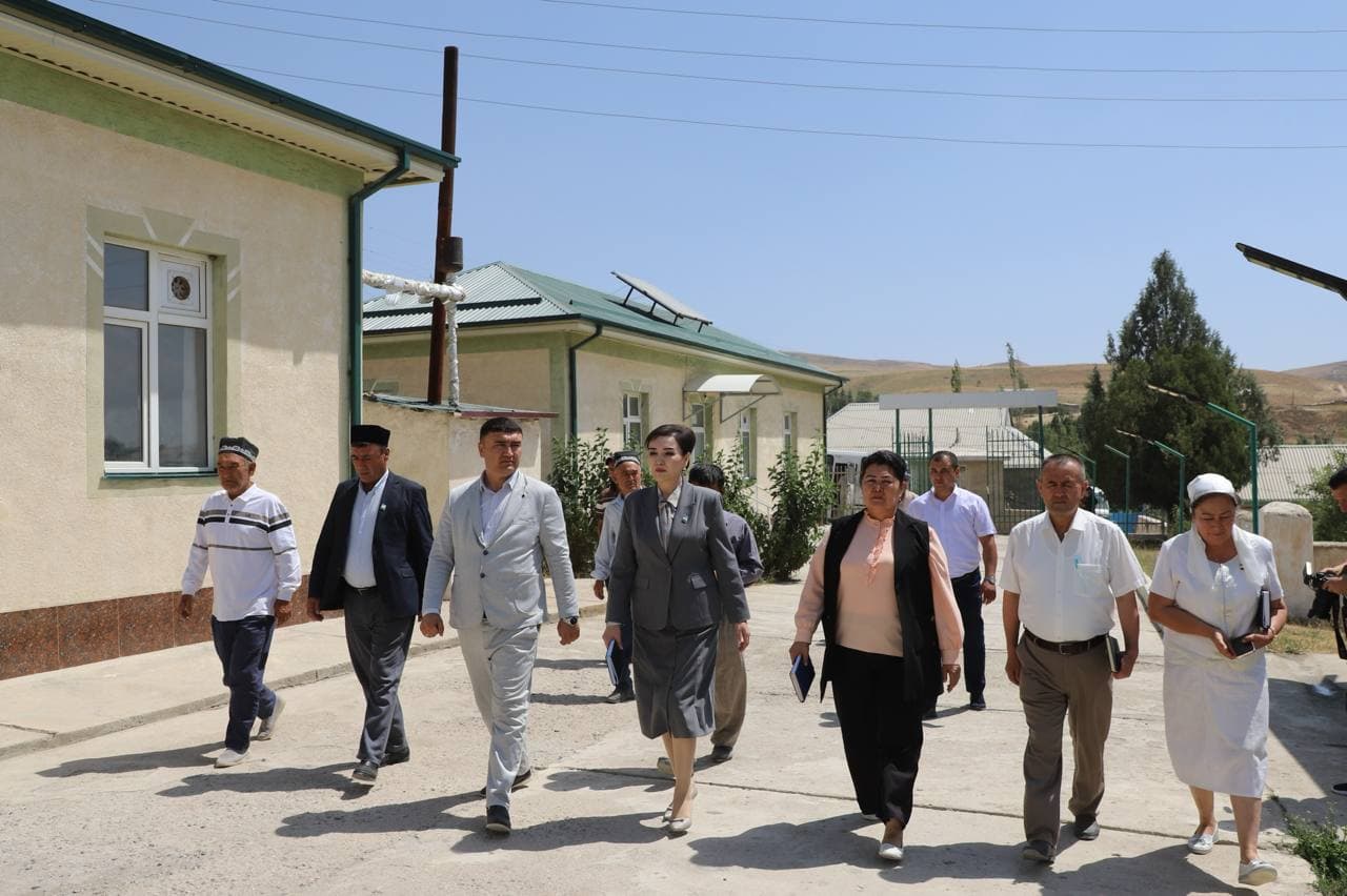 Foto: Olis hudud aholisi murojaatlari va salomatligi joyida o‘rganildi
