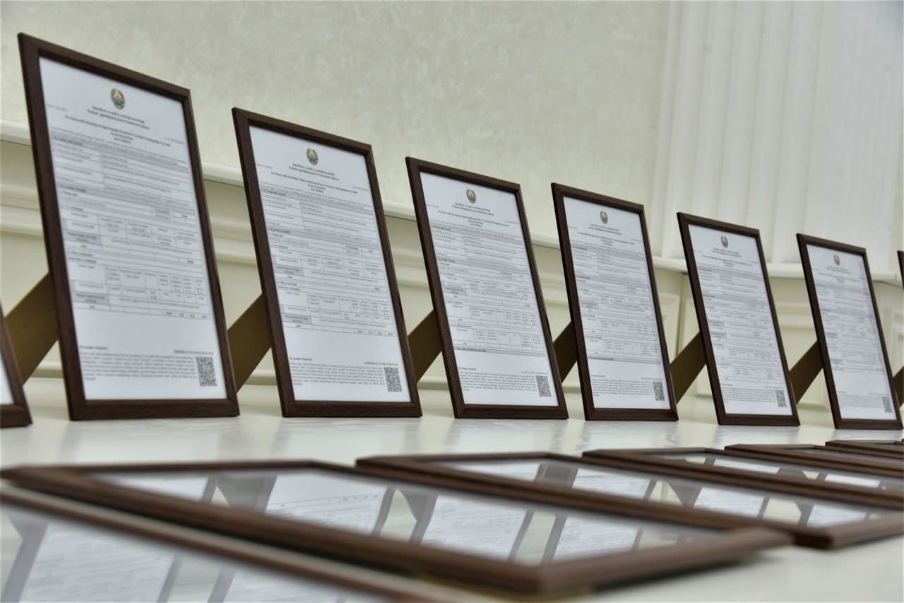 “O'zboshimchalik bilan egallab olingan yer uchastkalariga hamda ularda qurilgan binolar va inshootlarga bo'lgan huquqlarni e'tirof etish to'g'risida”gi Qonun qabul qilindi.