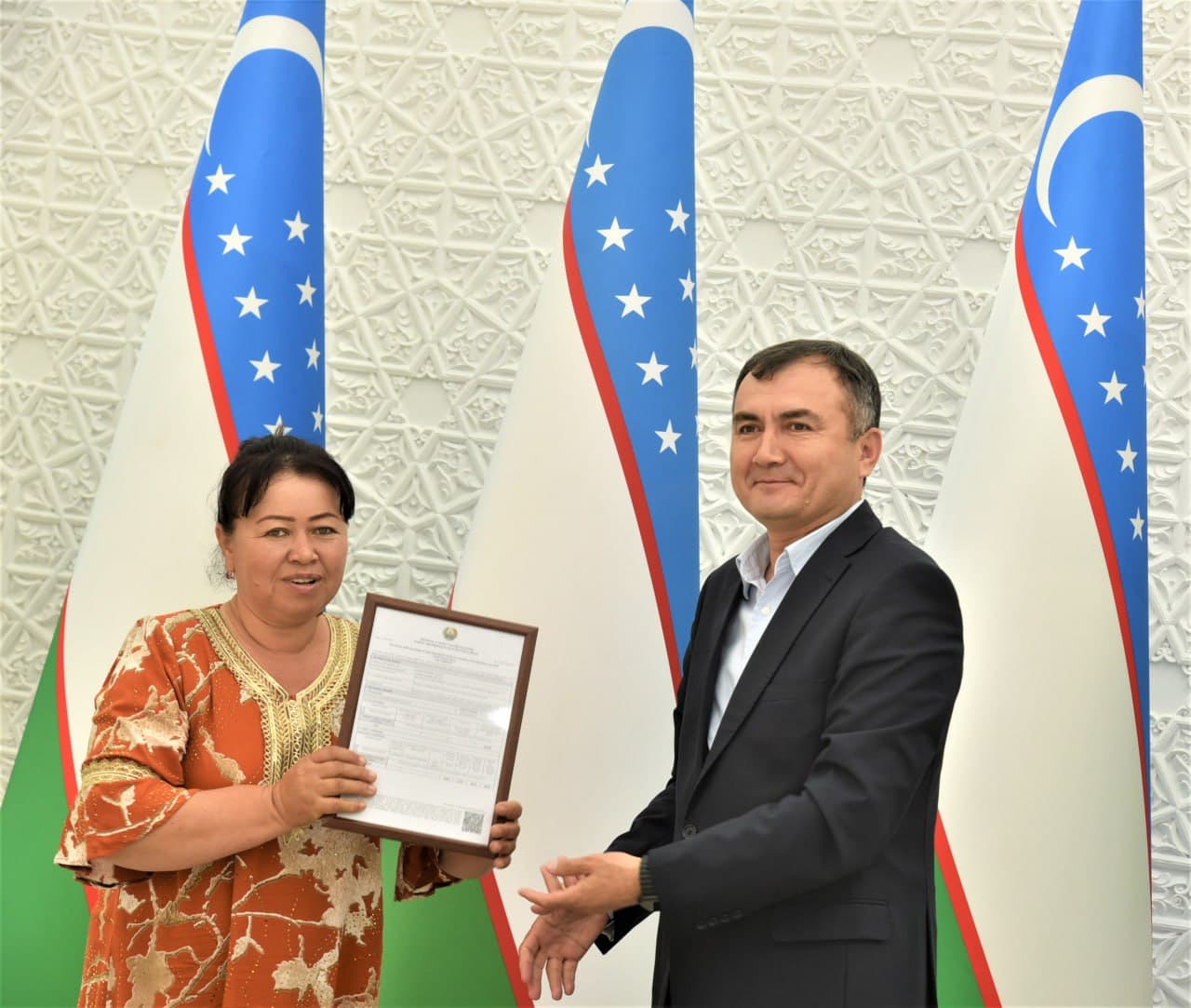 “O'zboshimchalik bilan egallab olingan yer uchastkalariga hamda ularda qurilgan binolar va inshootlarga bo'lgan huquqlarni e'tirof etish to'g'risida”gi Qonun qabul qilindi.