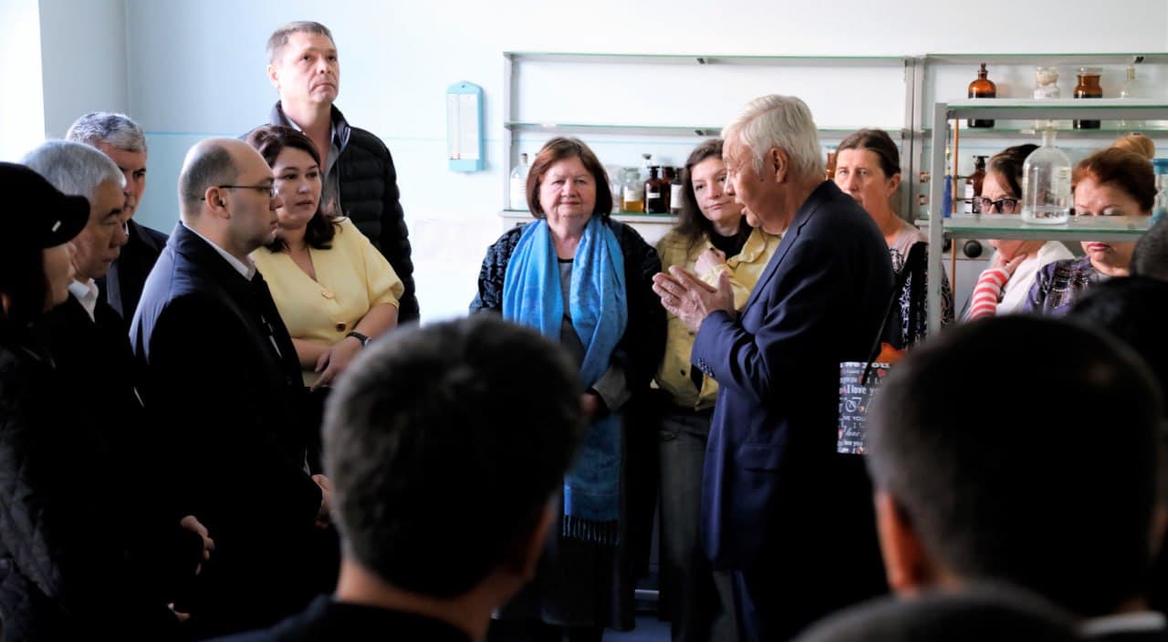 Депутаты Законодательной палаты Олий Мажлиса посетили государственные и негосударственные судебно-экспертные организации и научные учреждения, осуществляющие судебно-экспертную деятельность, ознакомились с их деятельностью.