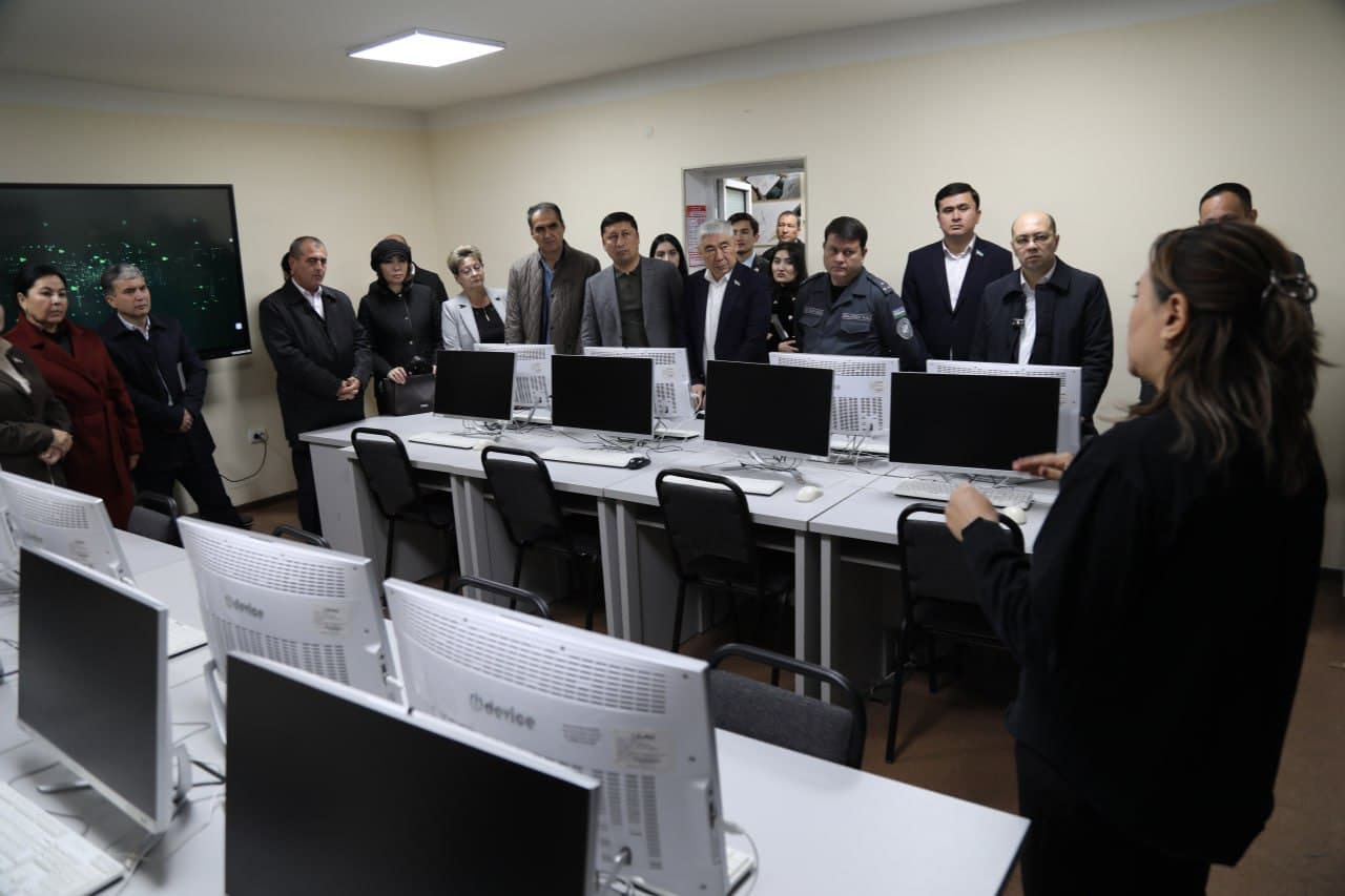 Депутаты Законодательной палаты Олий Мажлиса посетили государственные и негосударственные судебно-экспертные организации и научные учреждения, осуществляющие судебно-экспертную деятельность, ознакомились с их деятельностью.