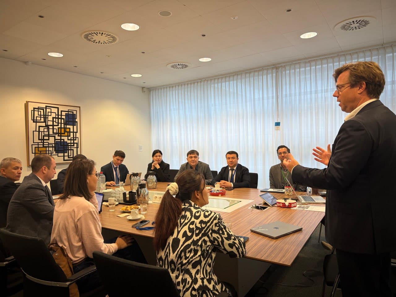 Изучается передовой опыт Королевства Нидерландов в сфере оказания государственных услуг.