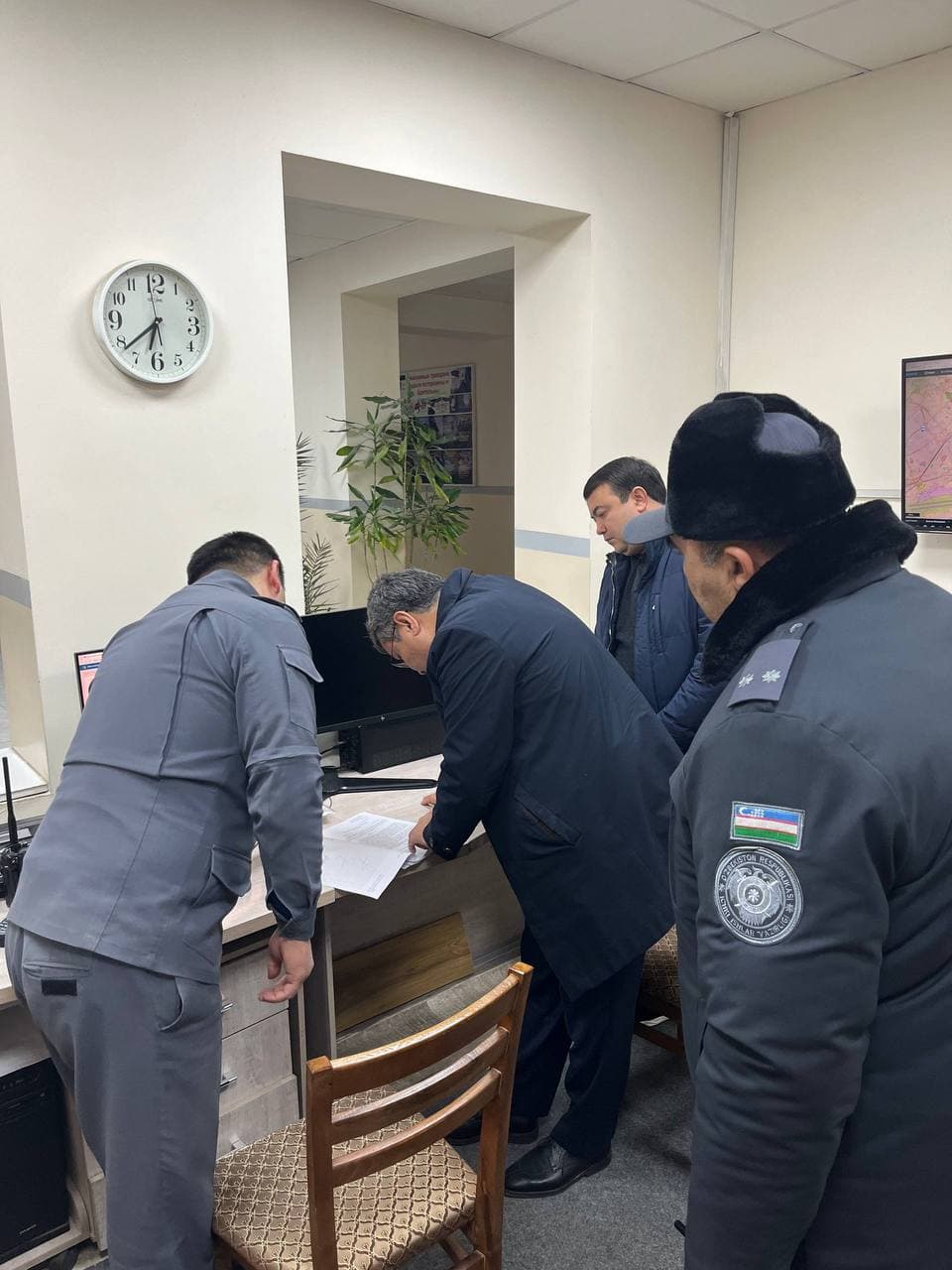 Adliya vaziri Yashnobod tumanida ichki ishlar bo‘limlari faoliyati bilan tanishdi