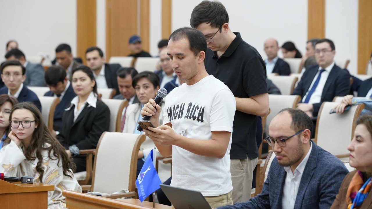 Давлат бошқарув академиясида матбуот анжумани бўлиб ўтди