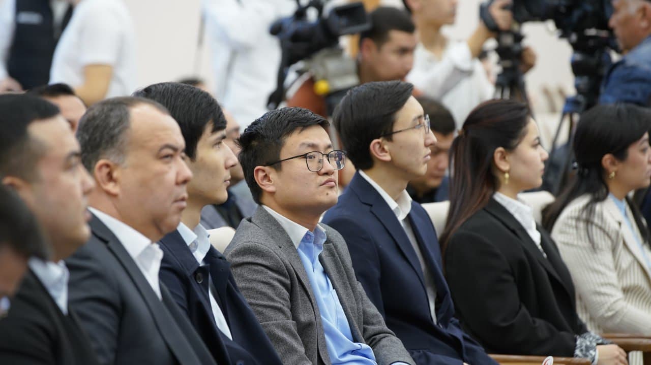 Давлат бошқарув академиясида матбуот анжумани бўлиб ўтди