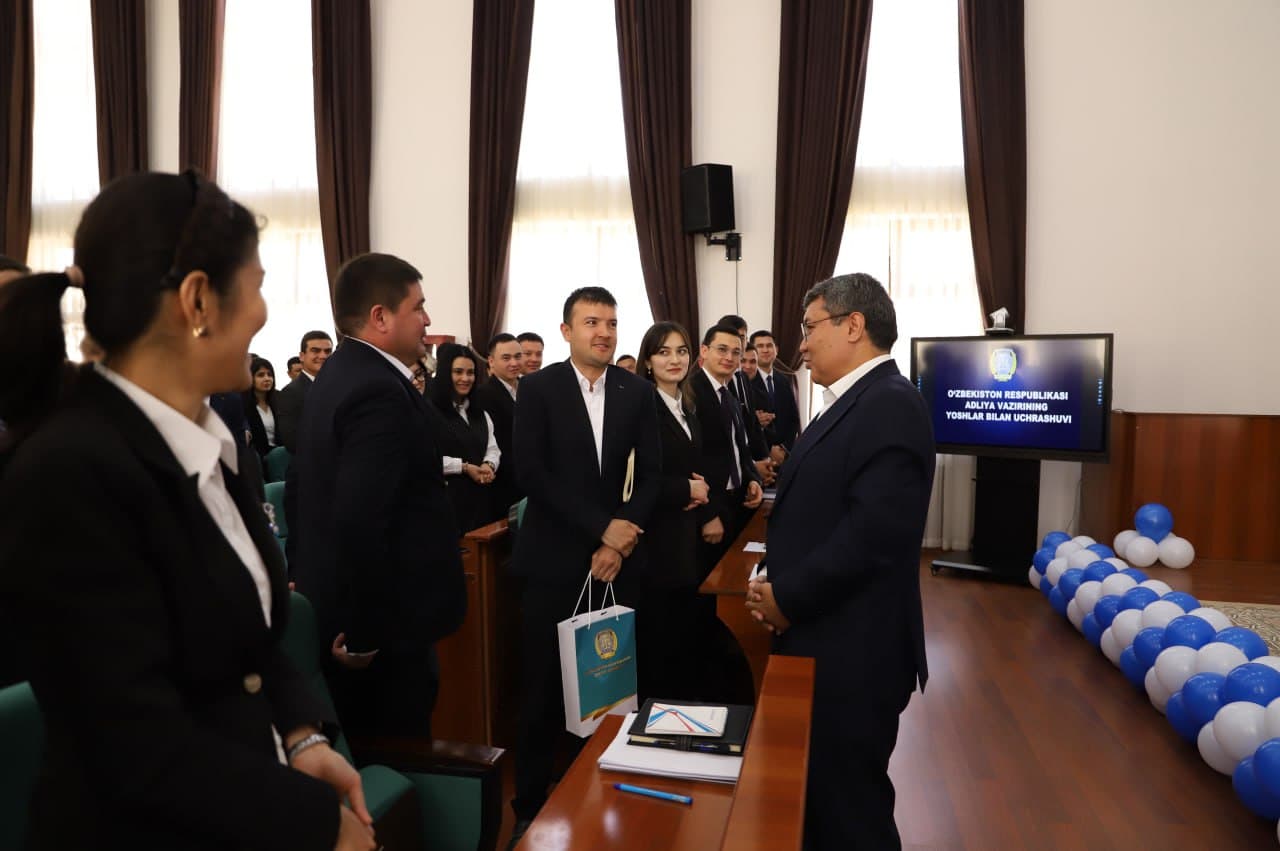 "Вазир ва ёшлар" учрашуви