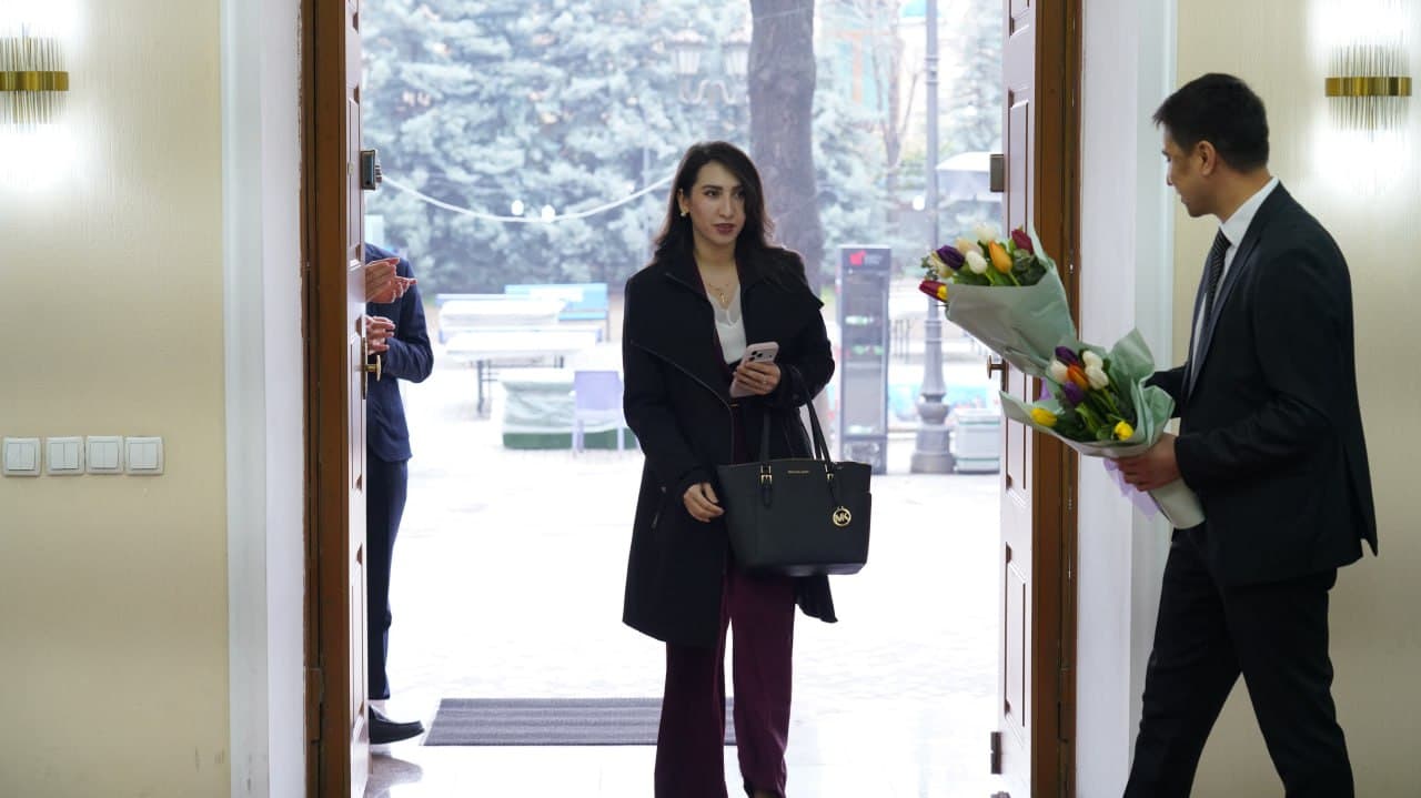 Adliya vazirligida ayollarga hurmat va ehtirom ko'rsatildi