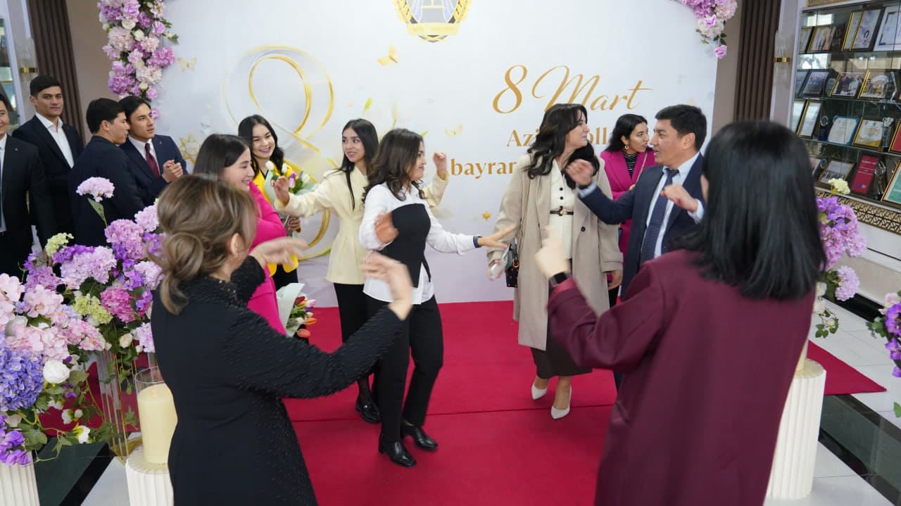 Adliya vazirligida ayollarga hurmat va ehtirom ko'rsatildi