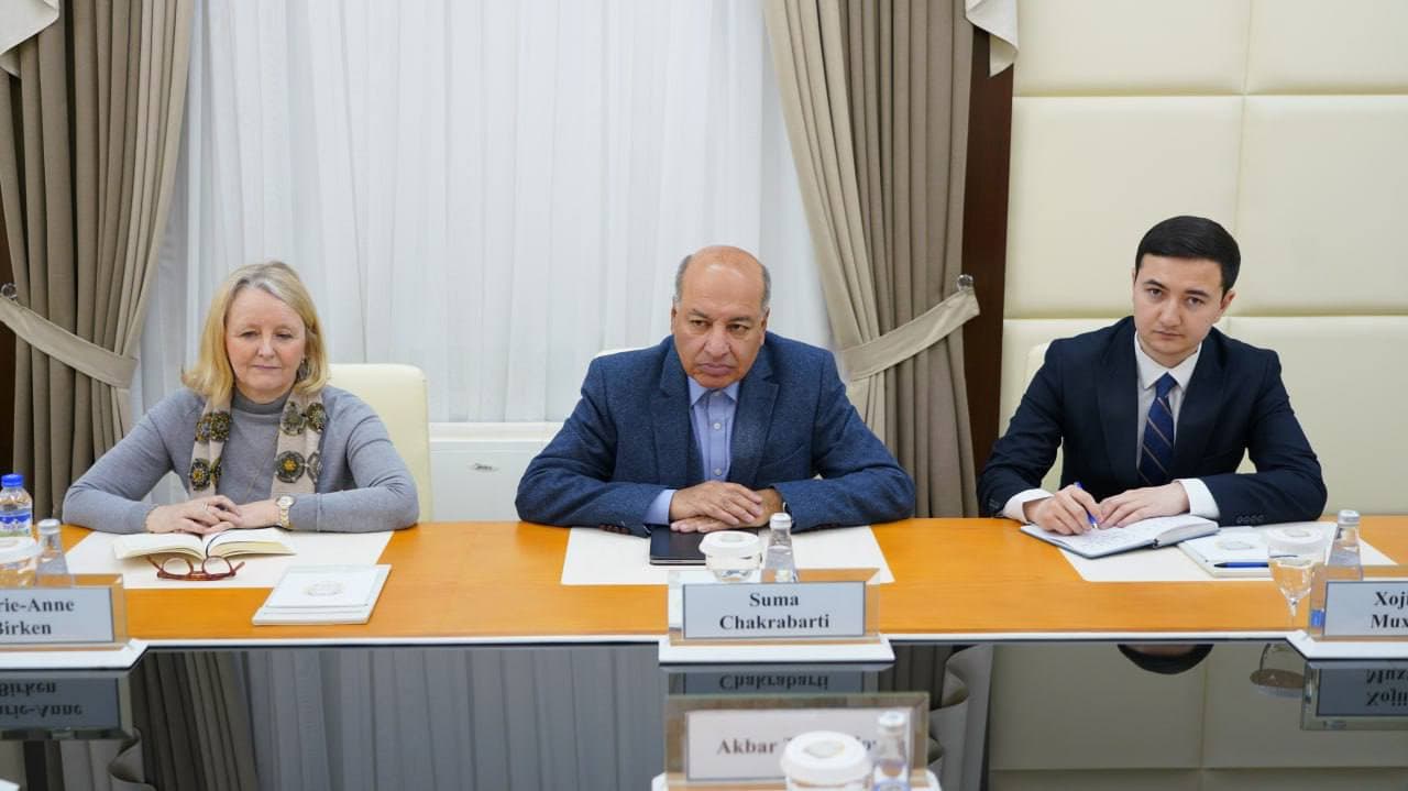 Xalqaro moliya markazi va tijorat sudini tashkil etish masalalari muhokama qilindi.