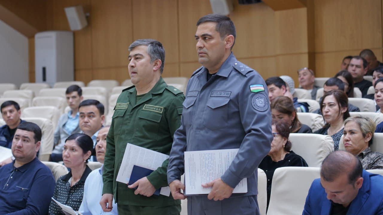 Министром юстиции А. Ташкуловым проведено критическое совещание по вопросам стабилизации криминогенной обстановки в Яшнободском районе.