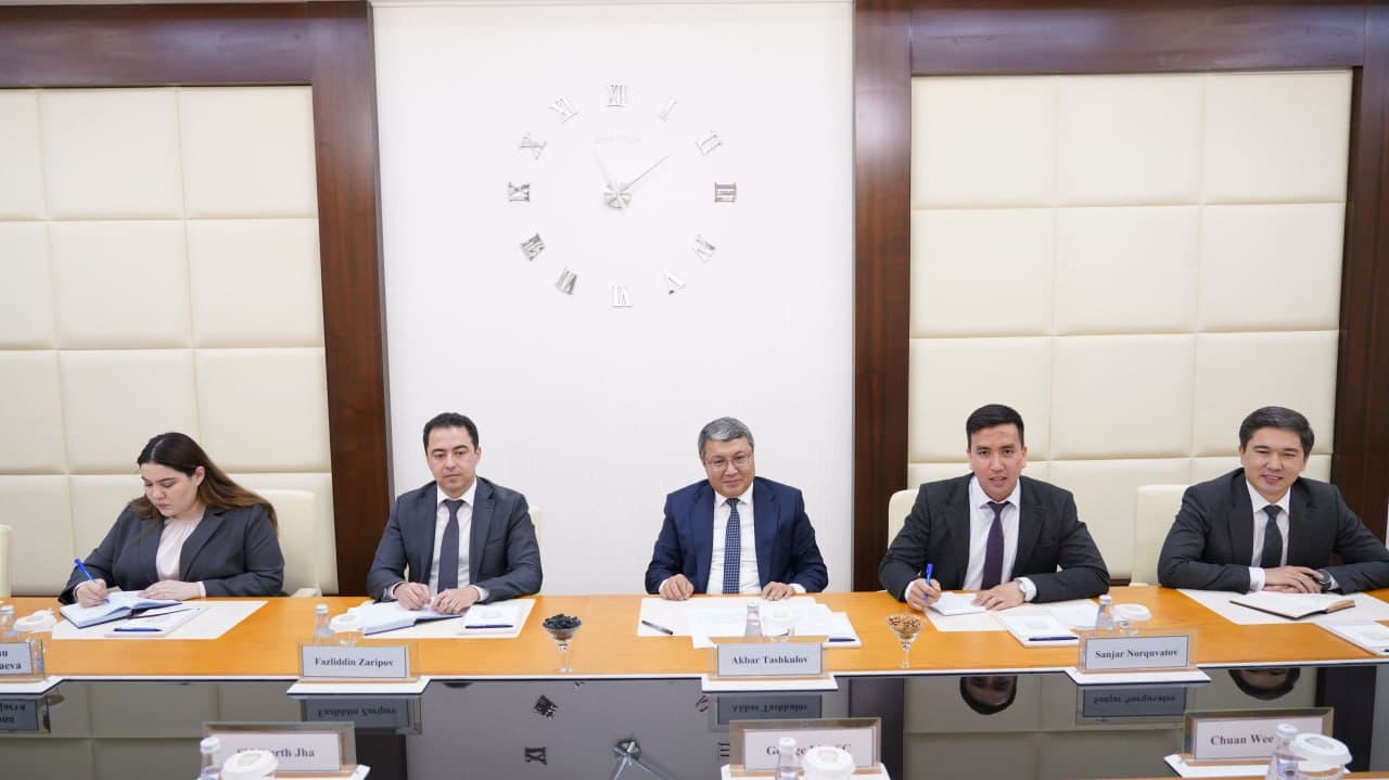 Адлия вазири А.Тошқулов Сингапур Халқаро Медиация маркази раҳбари Жорж Лим билан учрашув ўтказди.