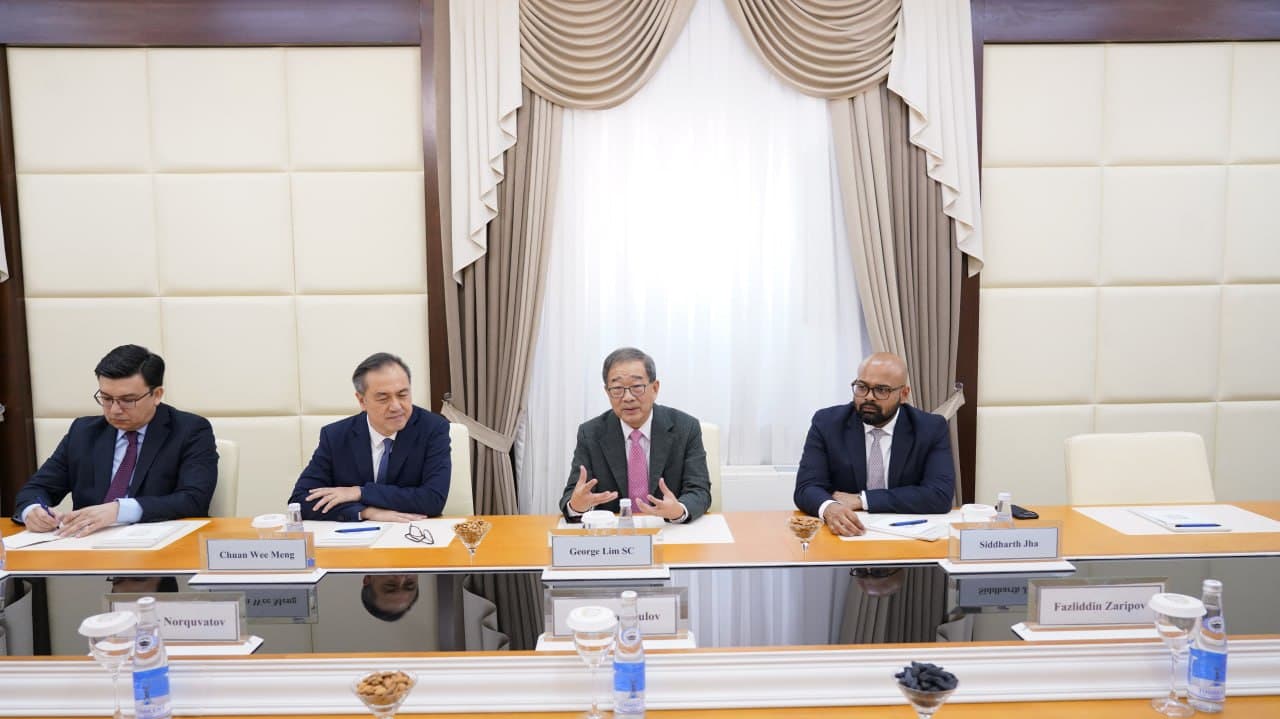 Адлия вазири А.Тошқулов Сингапур Халқаро Медиация маркази раҳбари Жорж Лим билан учрашув ўтказди.