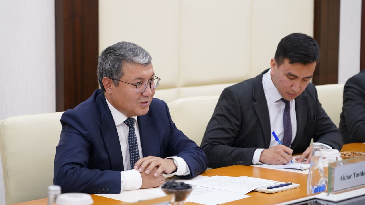 Адлия вазири А.Тошқулов Сингапур Халқаро Медиация маркази раҳбари Жорж Лим билан учрашув ўтказди.