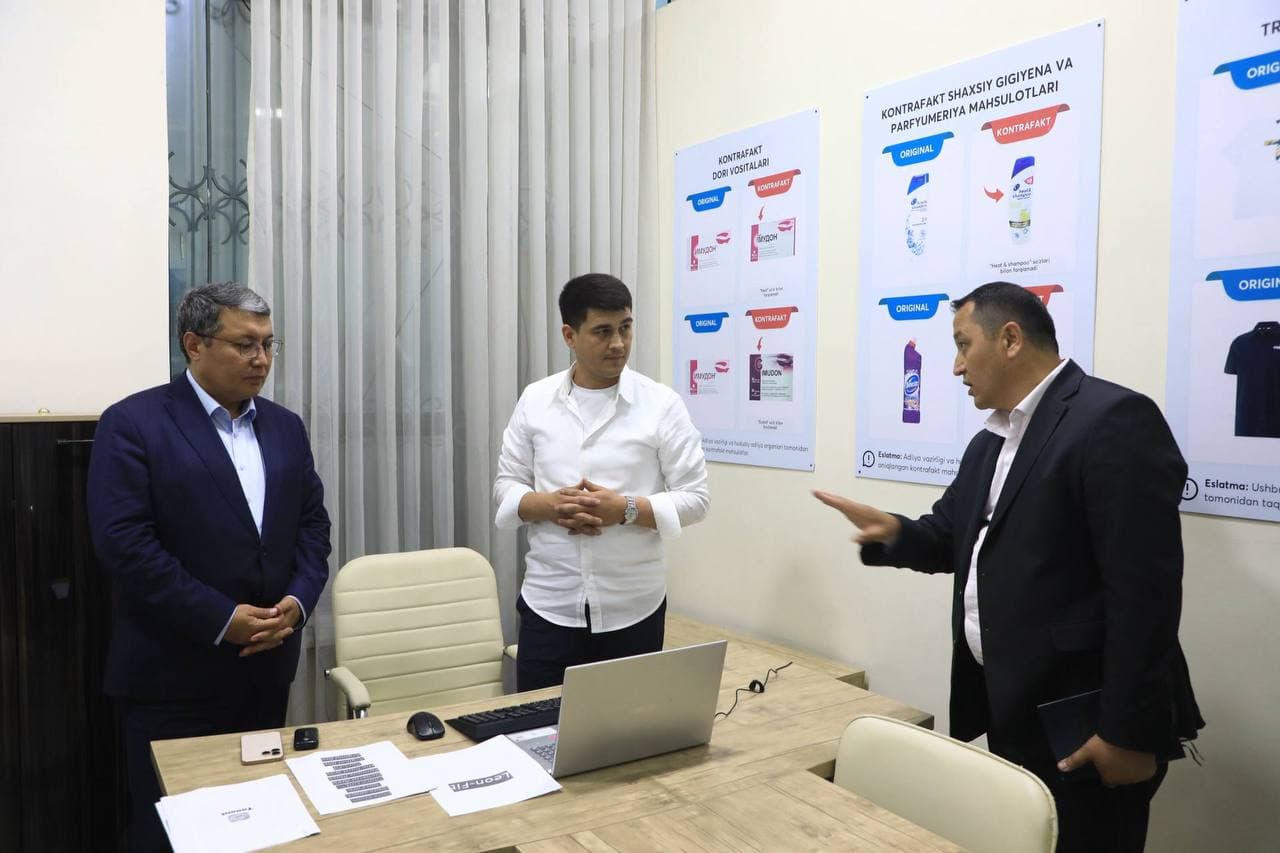 Minister of Justice A. Tashkulov familiarized himself with the activities of a patent representative operating under the “Turn-key” principle at the Kokand City Public Services Center.