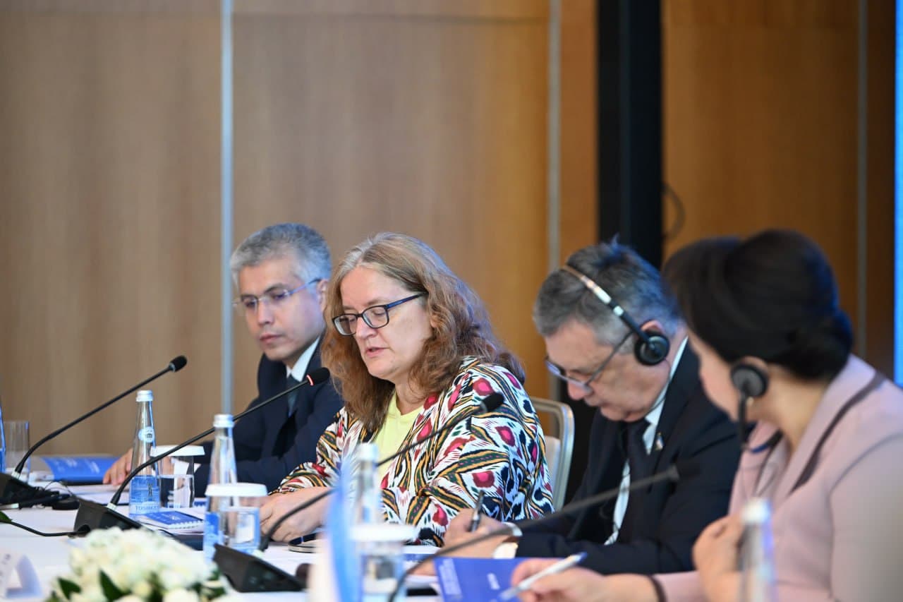 Ayni vaqtda “Mustaqil O‘zbekiston — 35 yillik taraqqiyot yo‘li: islohotlar, natijalar va istiqbollar” mavzusidagi xalqaro ilmiy-amaliy konferensiya davom etmoqda.