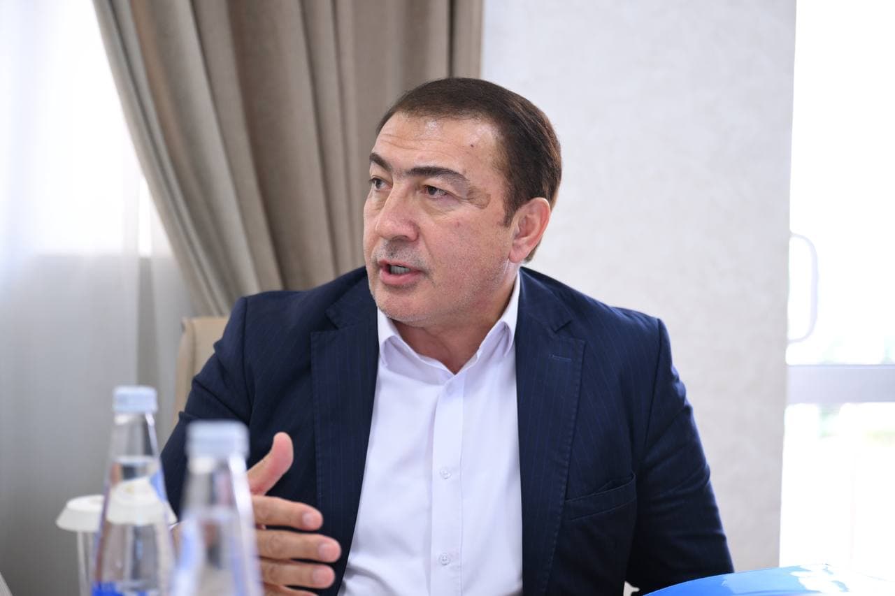 Адлия вазири вазирлик биносида навбатдаги қабулини ўтказди