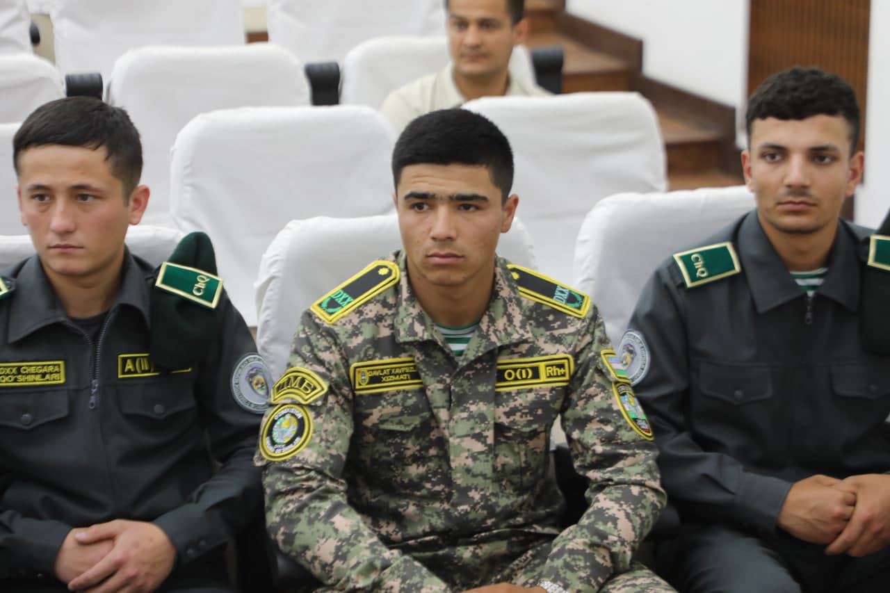 Muddatli harbiy xizmatni o'tab qaytgan yoshlar bilan uchrashuv o'tkazildi