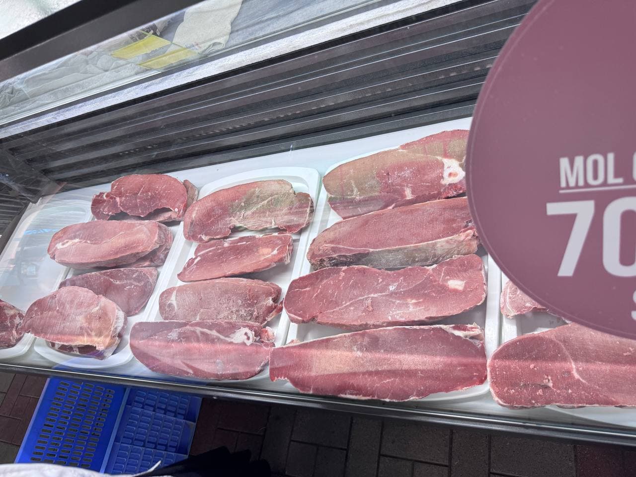 Imported meat is being inspected.