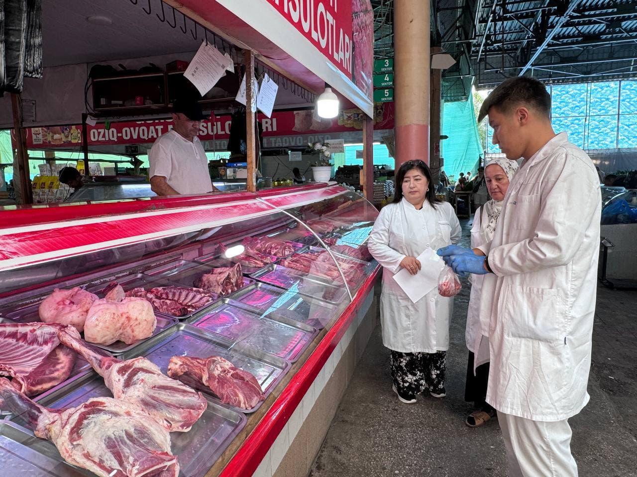 Imported meat is being inspected.